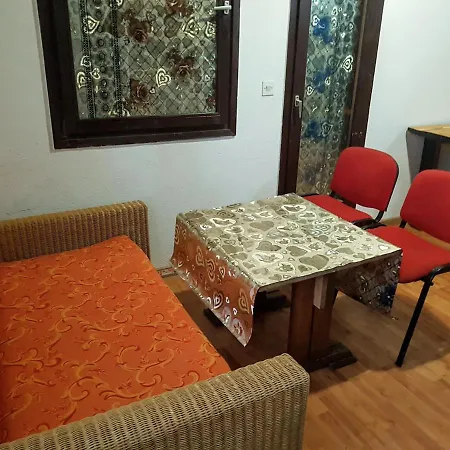 Winter House In Noah's Ark كونييتش